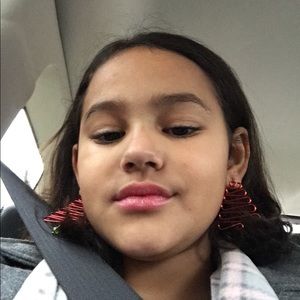 Meet your Posher, Maya